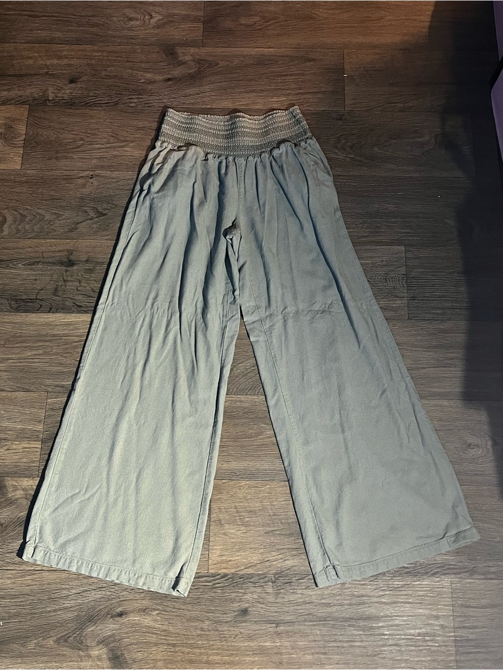 Sage green High-waisted Wide-legged Joggers